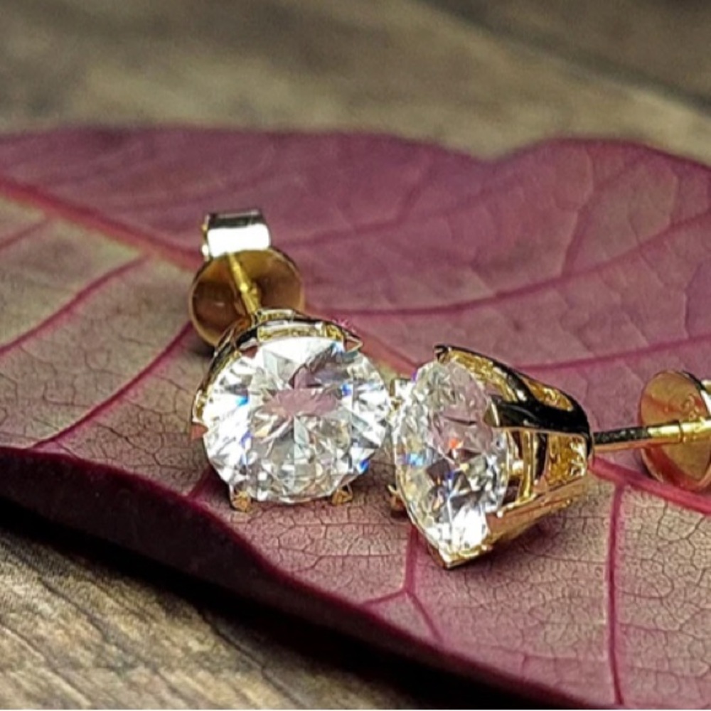 2 Carats Moisenite 925 Gold Elegant Gold and Silver Stud Earrings
